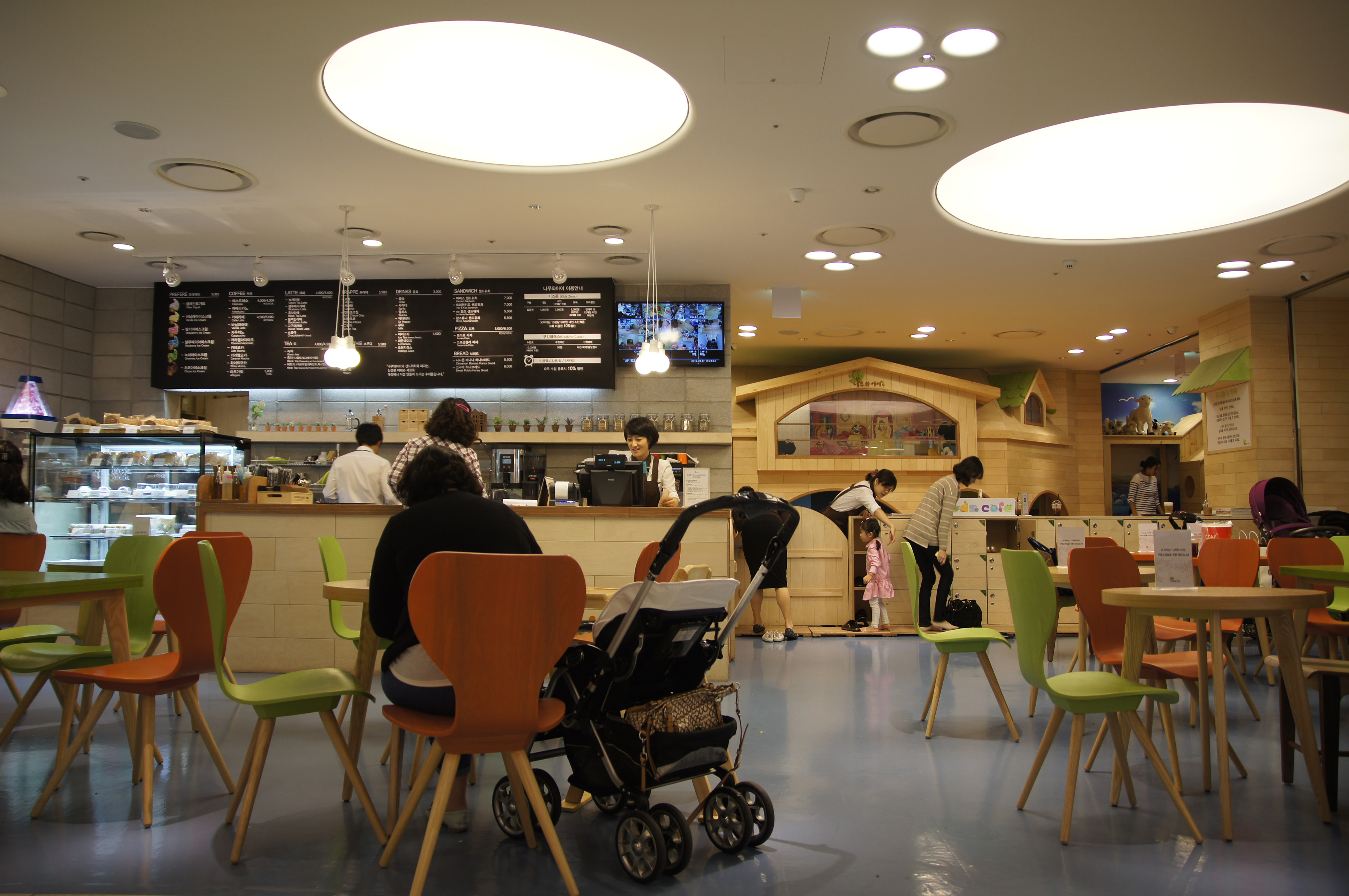Shinsegae Yongin Kids Cafe project photo 4